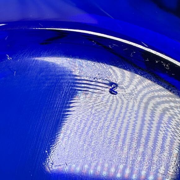 Vintage Cobalt Blue Glass Dinner Plates with Gold Rim 10" Round Decor Lot of 6 - Picture 5 of 7